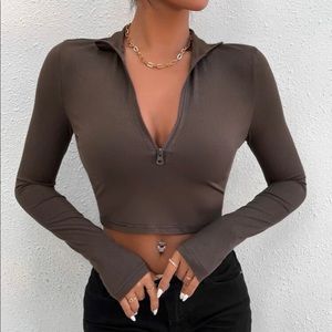 ⚠️ SOLD Long sleeve quarter zip up crop top 🤎